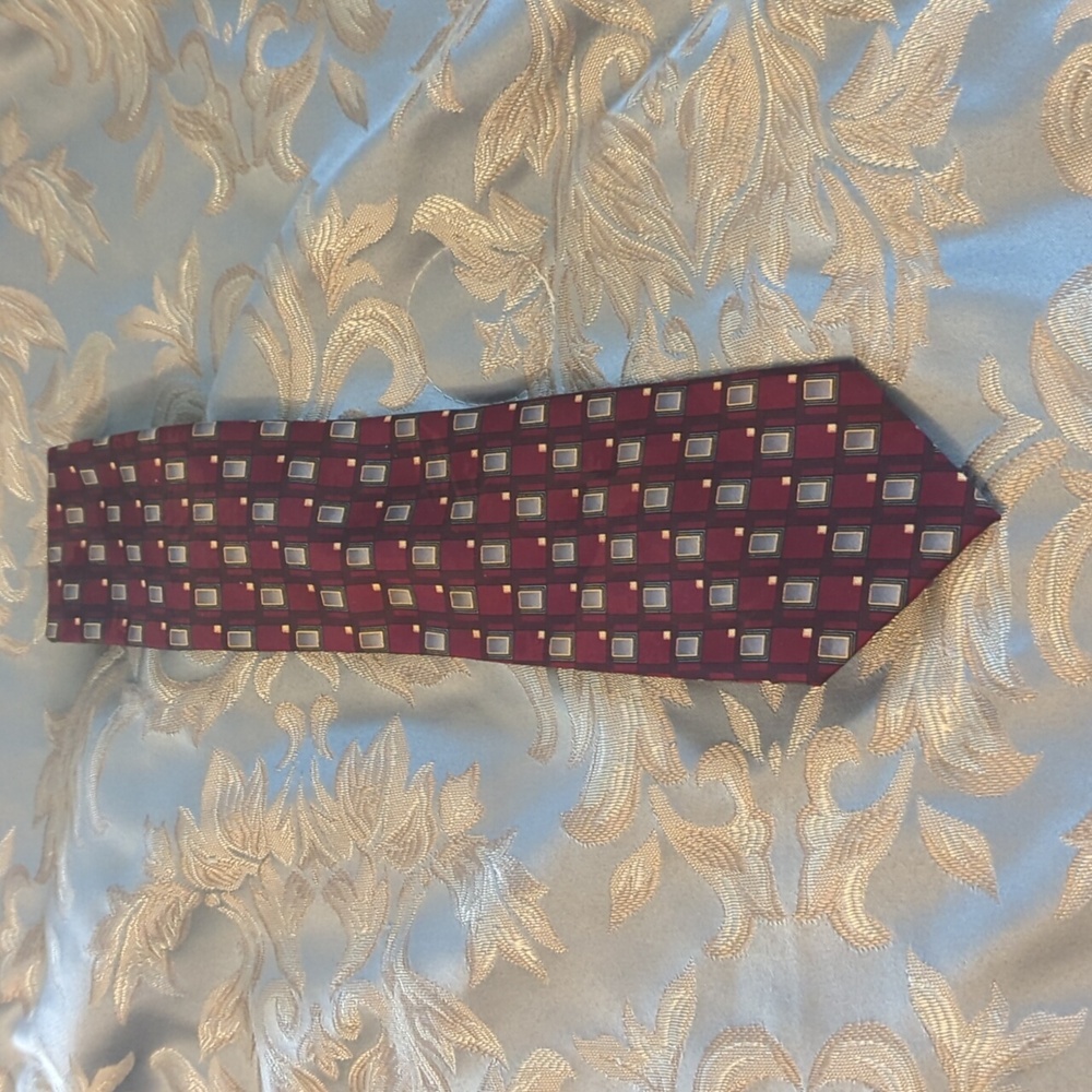 Necktie by Crescent Bay